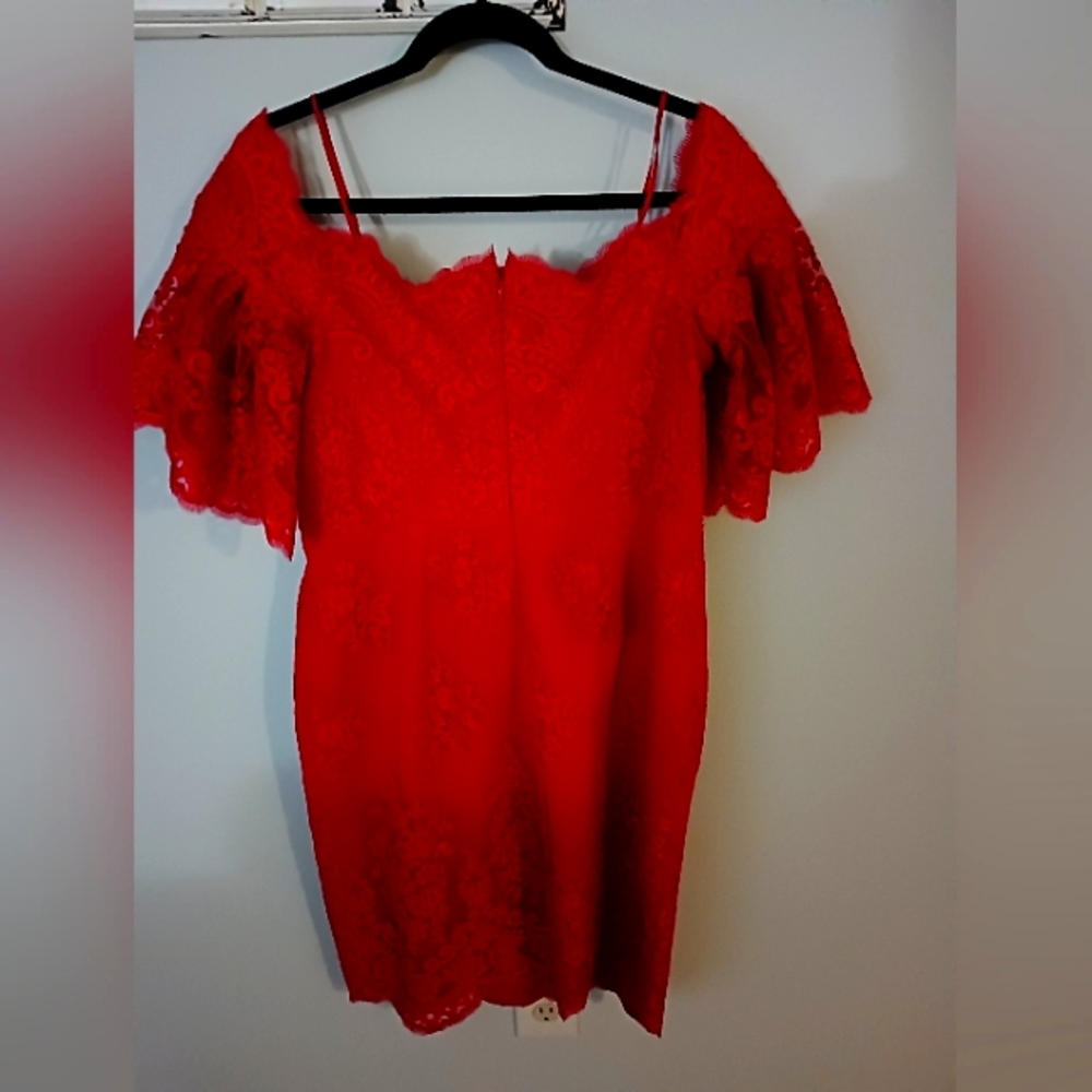 Badgley Mischka off shoulder lace cocktail dress. Size 14